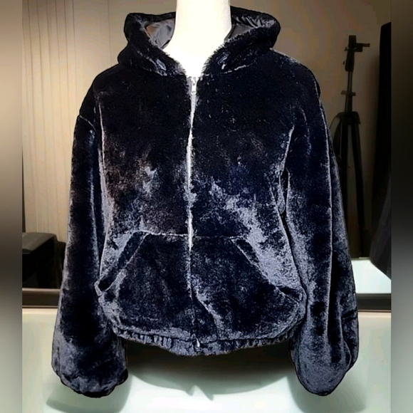 Forever 21 Girls Super Soft Black Faux Fur Jacket Small - Picture 1 of 4